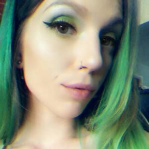 Meet your Posher, Corri